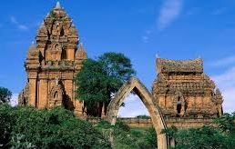 ニントゥアン省の経済発展を討議するシンポ